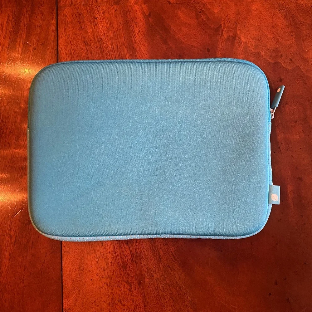 Incase neoprene device protector blue